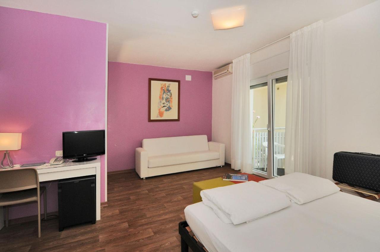 Hotel Nederland Caorle Exteriör bild