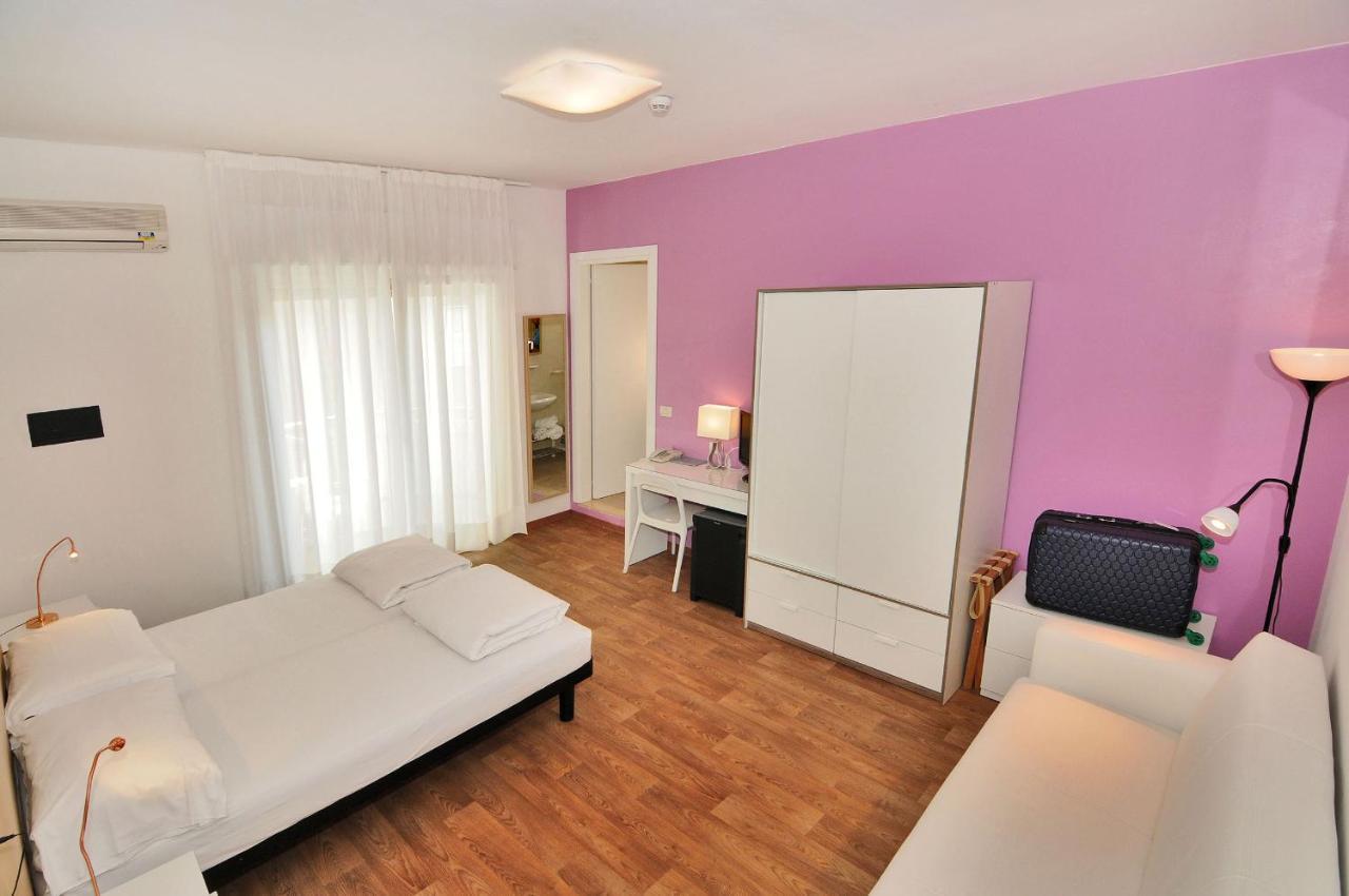 Hotel Nederland Caorle Exteriör bild