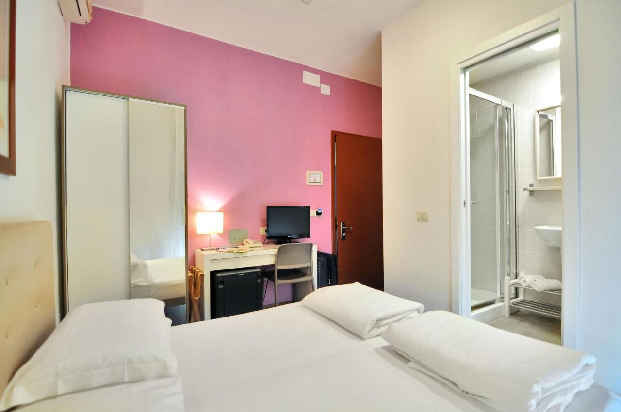 Hotel Nederland Caorle Exteriör bild