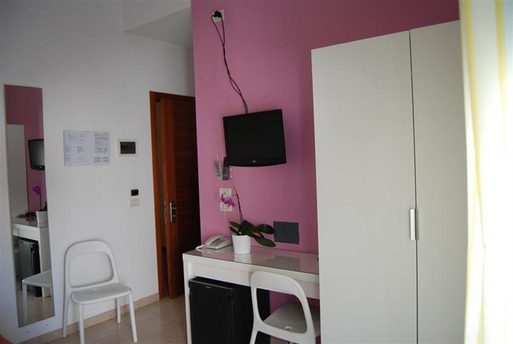Hotel Nederland Caorle Exteriör bild