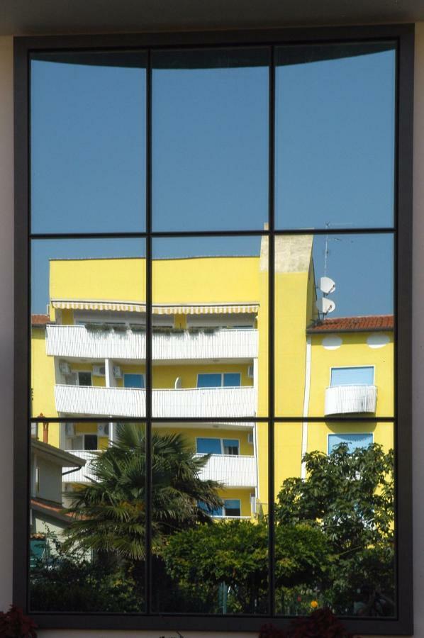 Hotel Nederland Caorle Exteriör bild