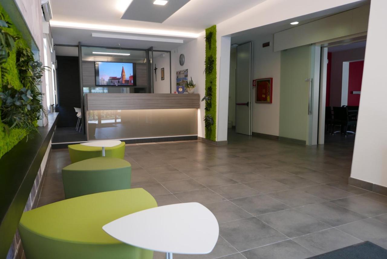 Hotel Nederland Caorle Exteriör bild